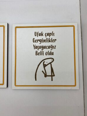 Ufak Çaplı Gerginlikler Kare Dekor