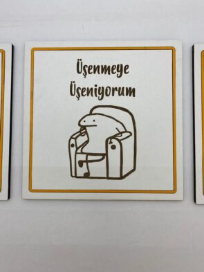 Üşenmeye Üşeniyorum Kare Dekor